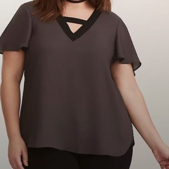 Torrid |Ā Charcoal &āBlack Georgette Bar V-Neckā Top Sizeā5 - Picture 1 of 9